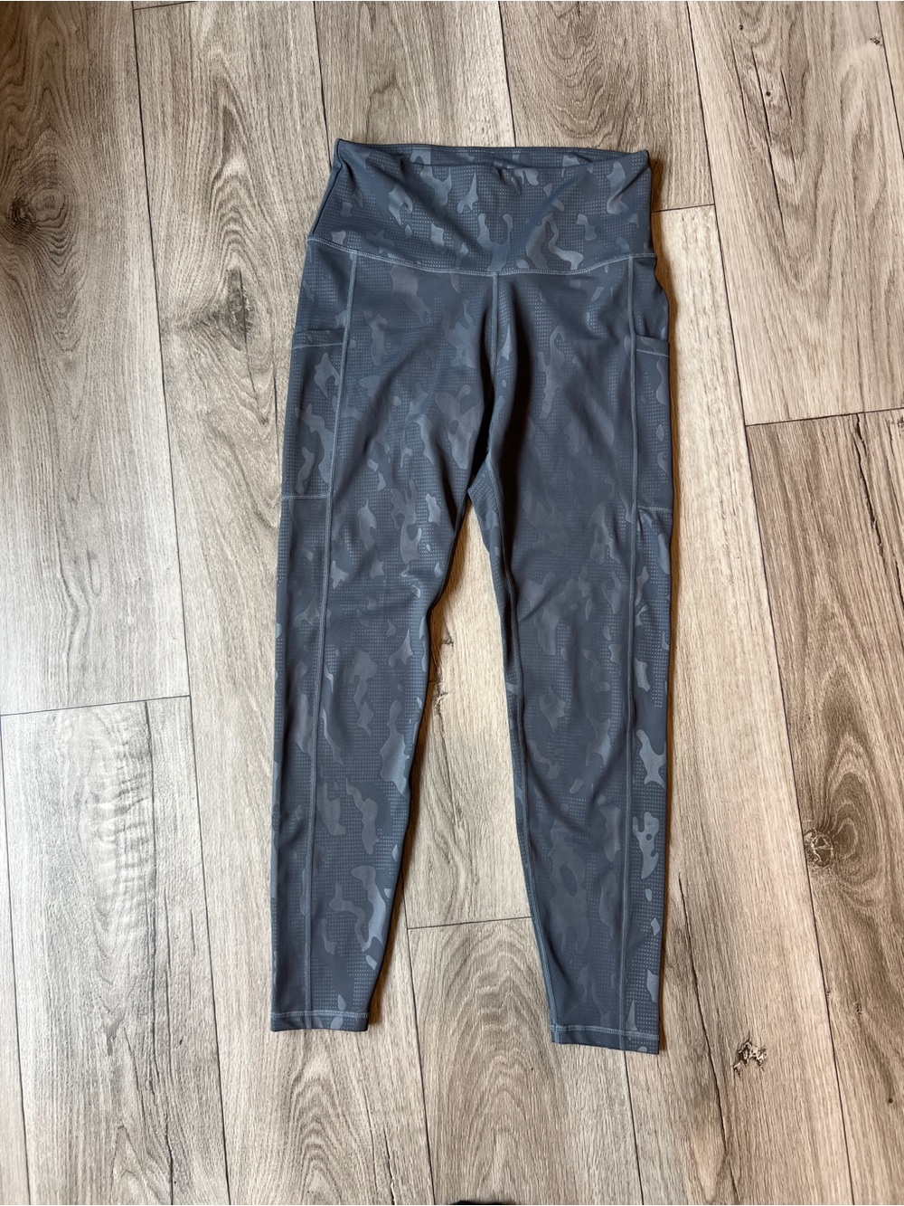 Love Her Shop Camo Leggings Large Gray High Rise Side Pockets